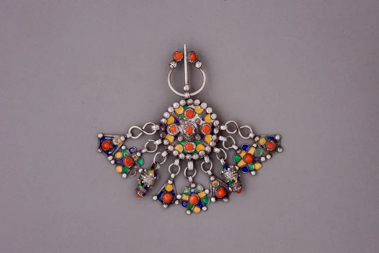 Silver multicoloured cloisonné circular pendant