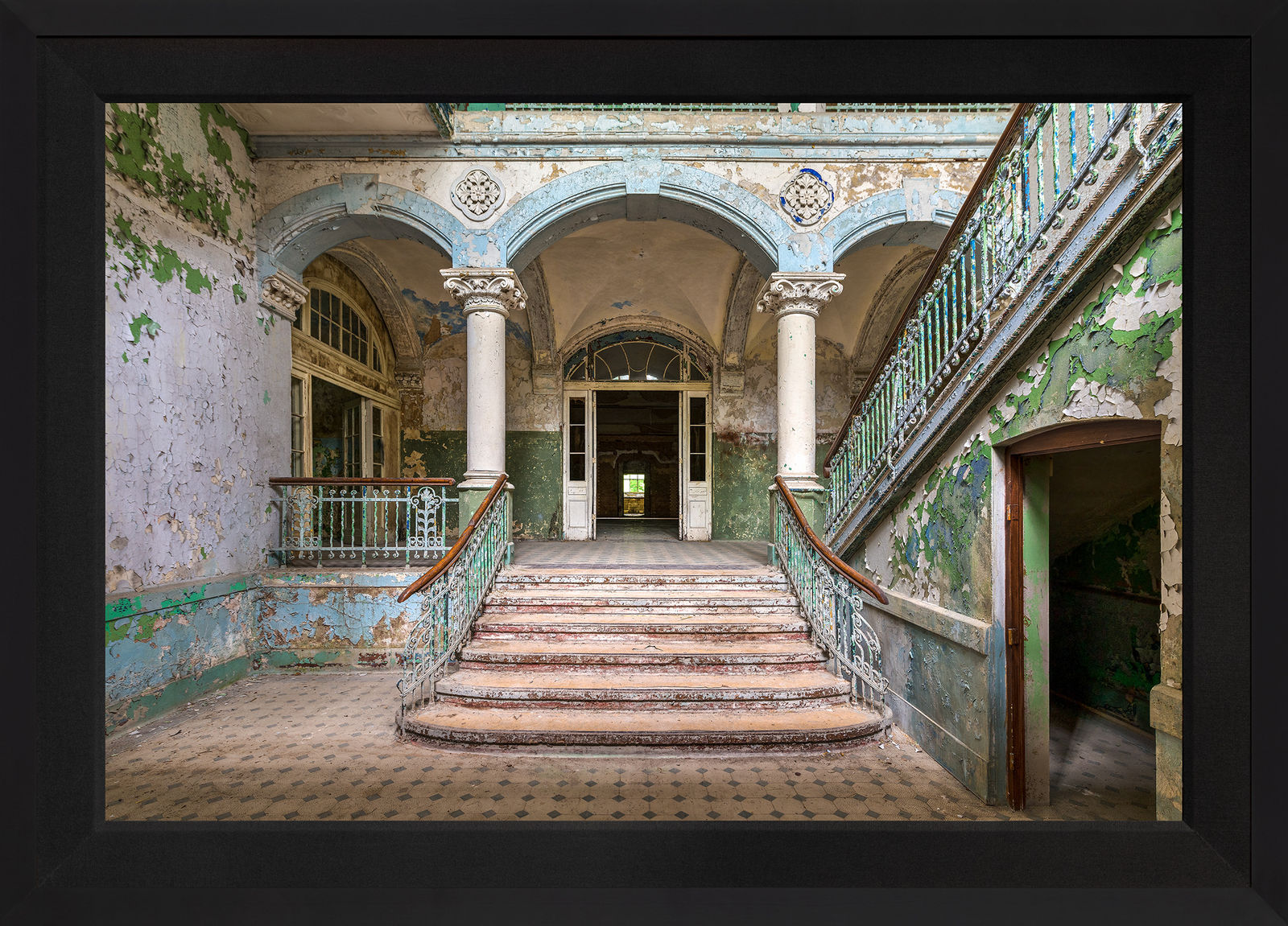 Mario Basner, Entrance, Classic Satin Black Frame, Black Liner