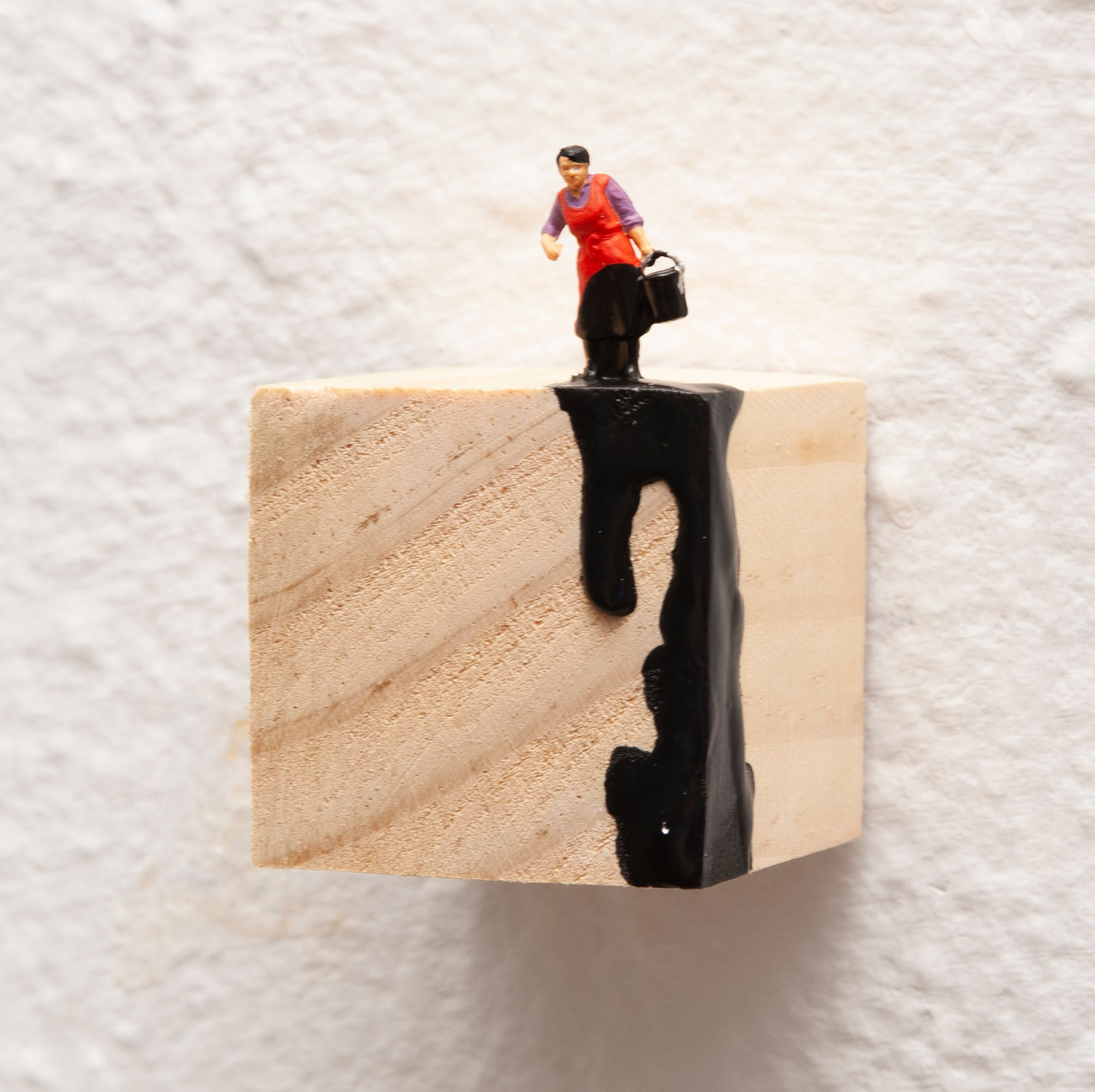 Liliana Porter, Black Drip, Woman in Red, 2022