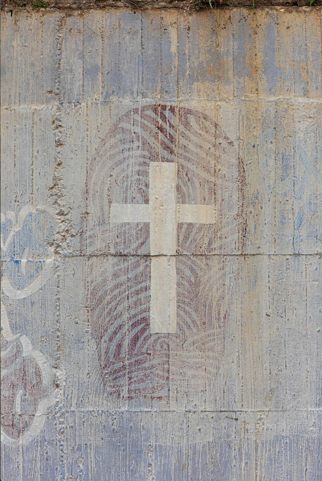 Cristian Hernández Fortune, Mural de Cruz sobre Huella Digital en el barrio La Vega, 2023