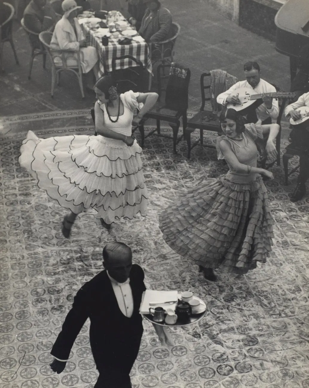 Martin Munkácsi, Dancers in Seville, 1930