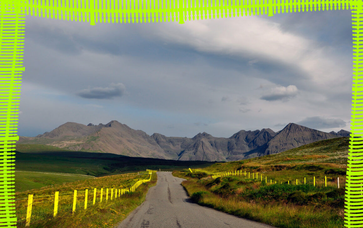 Joan Ross, You can walk through but you can't sit down, 2016