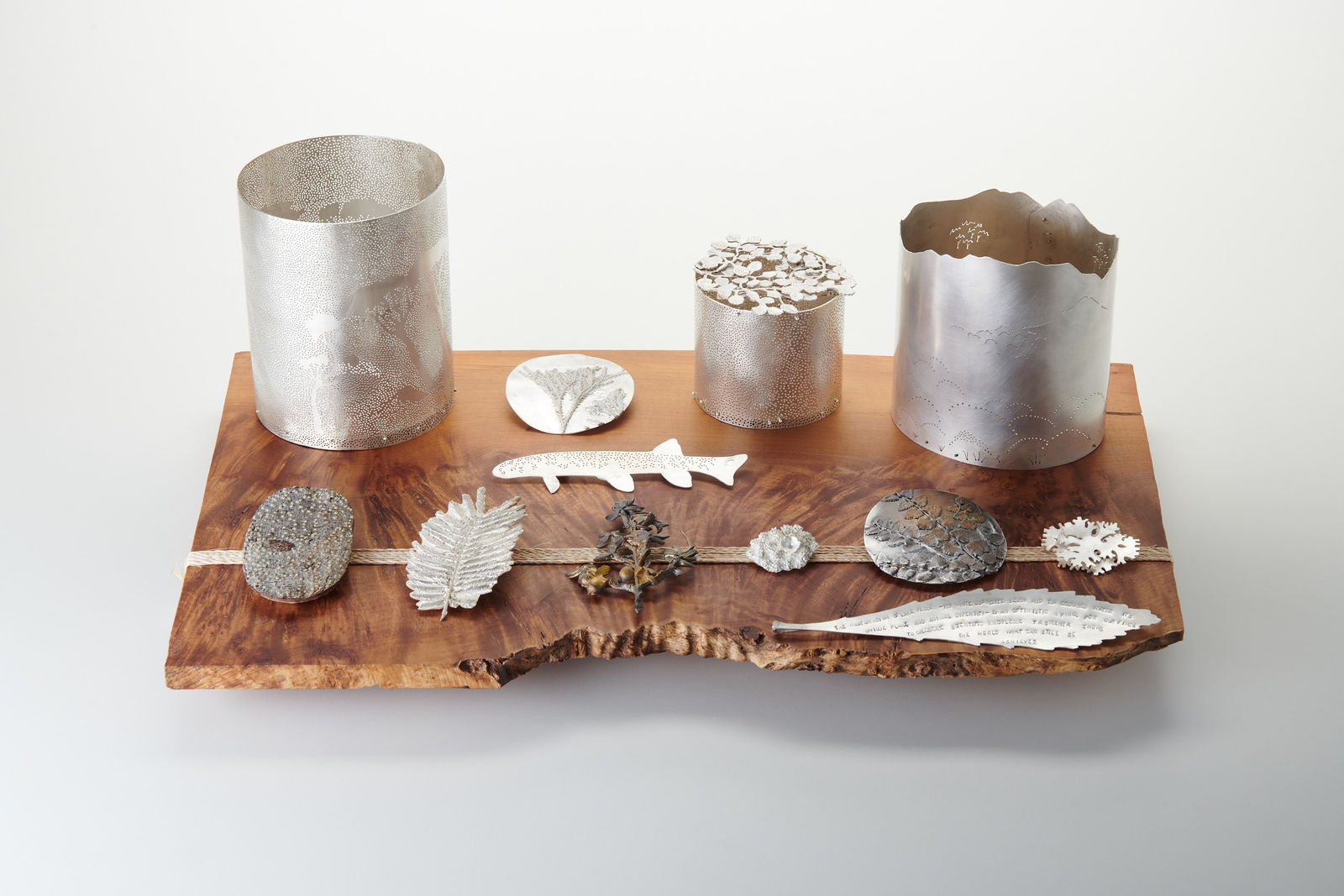 Marian Hosking, Nothofagus Myrtle vessel with brooch lid, 2021