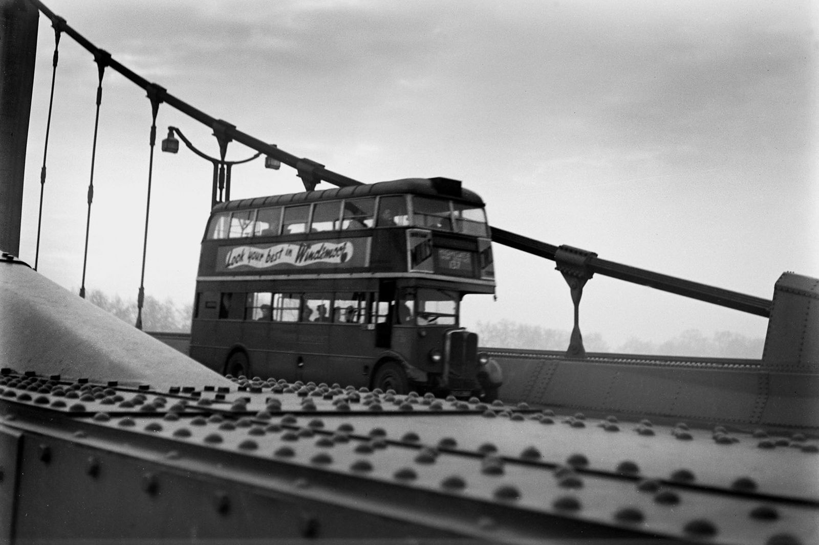 René Groebli, Autobus auf "Chelsea Bridge" (#1214), London, Vintage