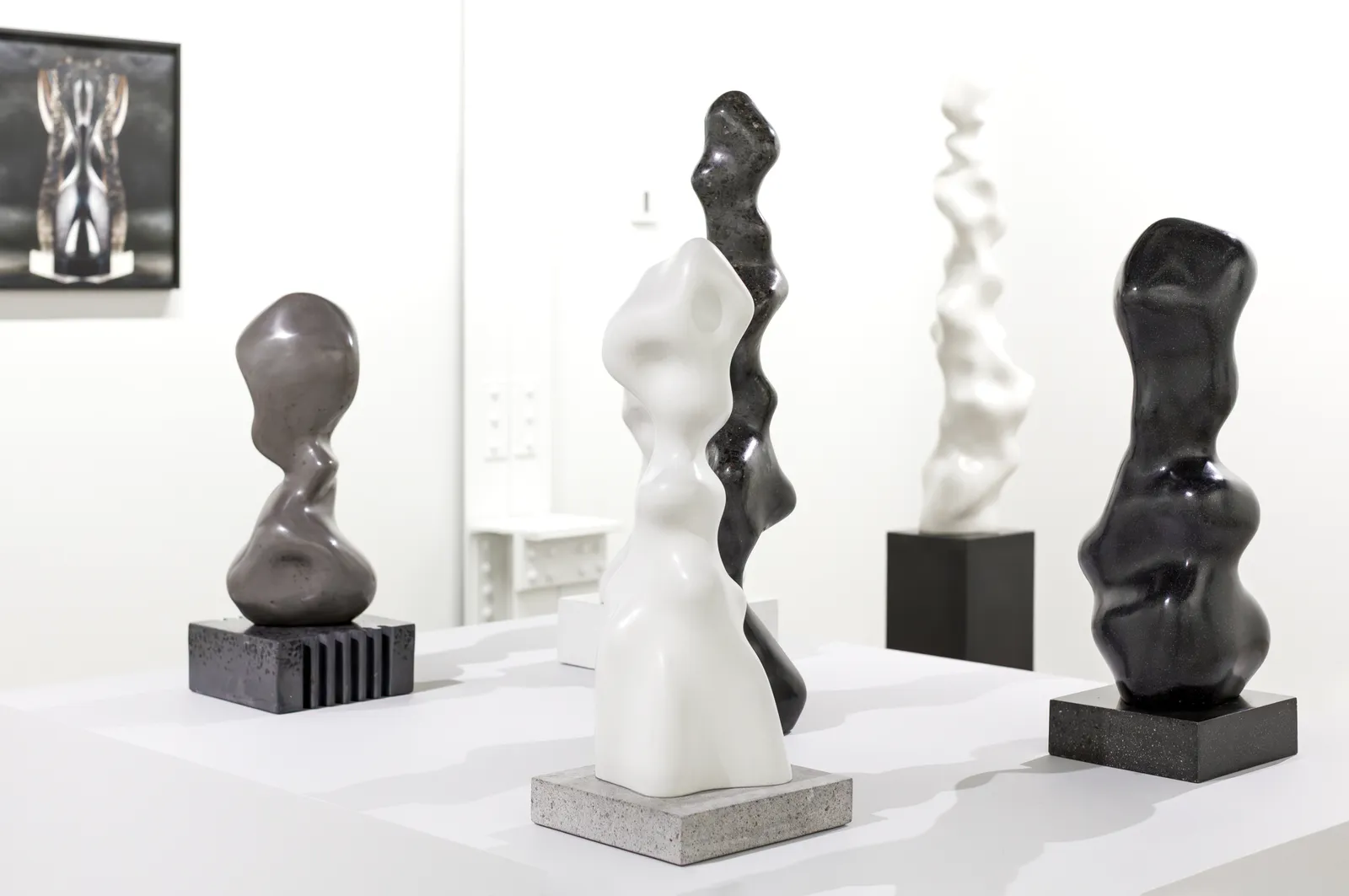 Michel de Broin, Tête qui fume 521 / Smoke head 521, 2024