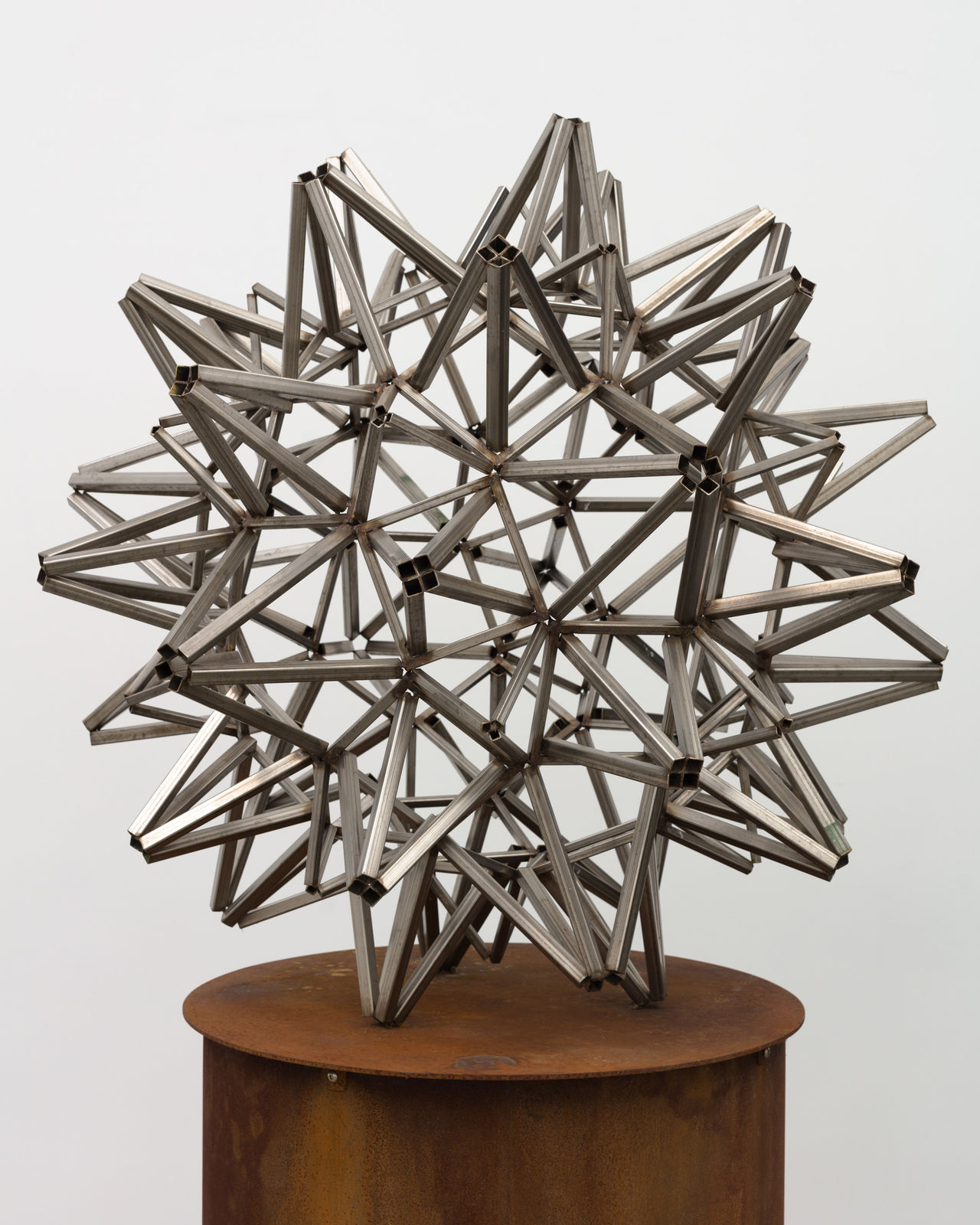 Frank Stella, Star with square tubing, 2016