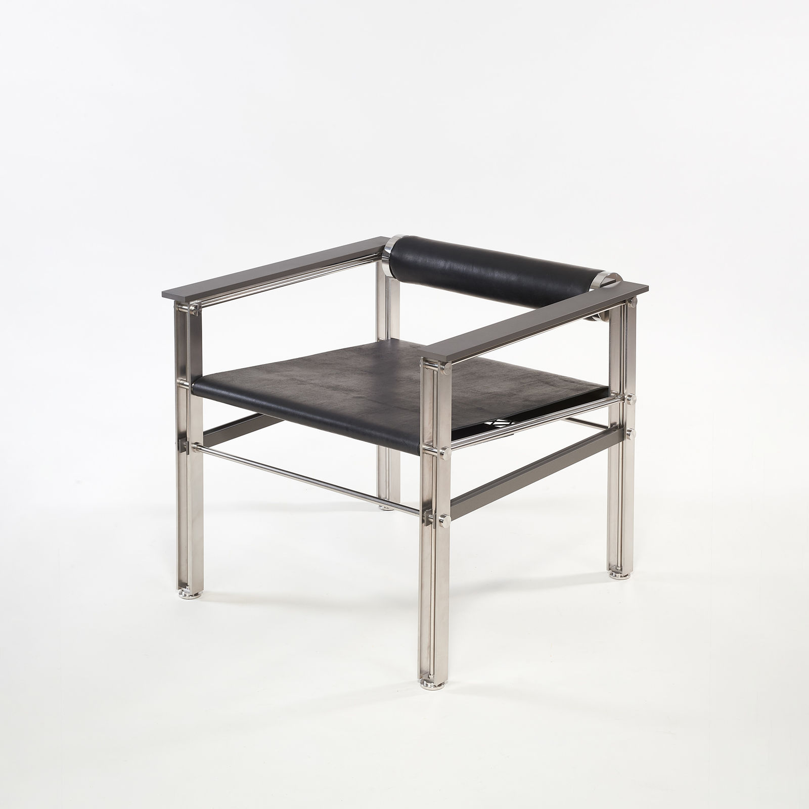 Donghyun Cho, L1 Chair Black