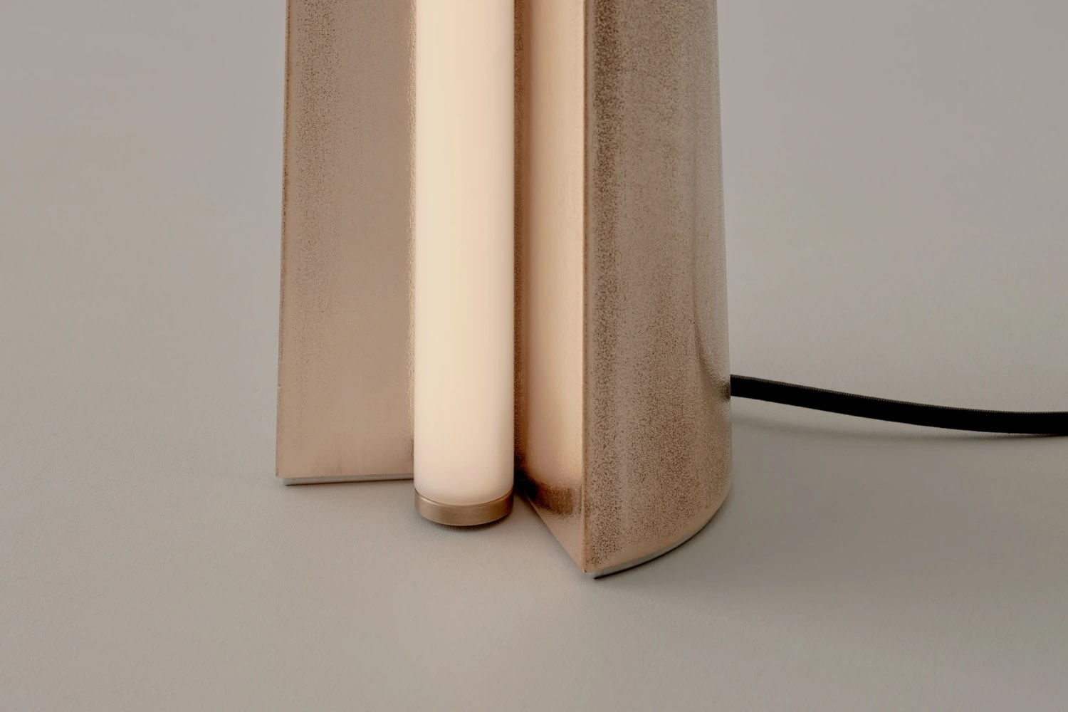 Volker Haug Studio, Tableton Gunmetal Tall