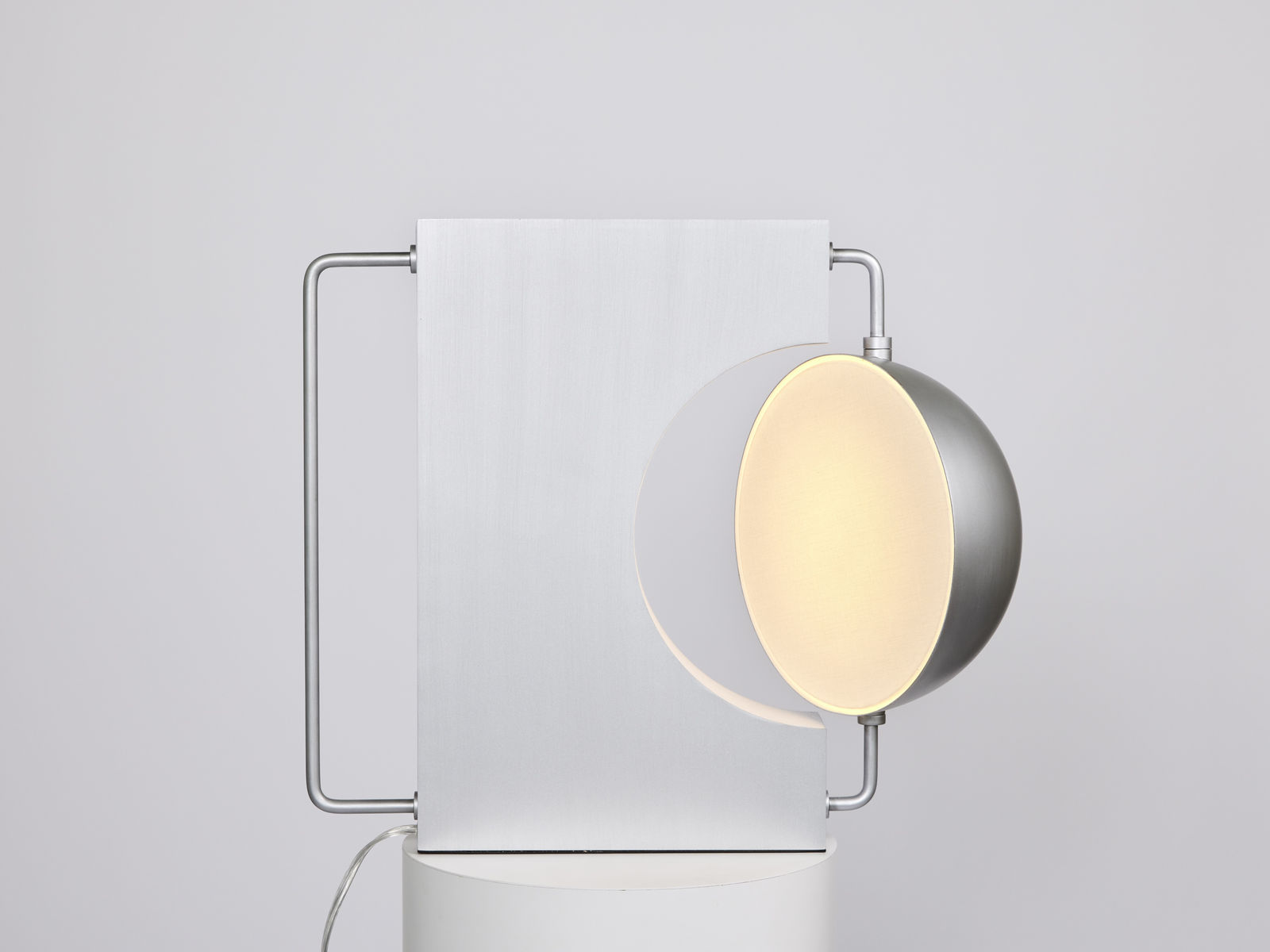 Jialun Xiong, Half Lamp Brushed Aluminium