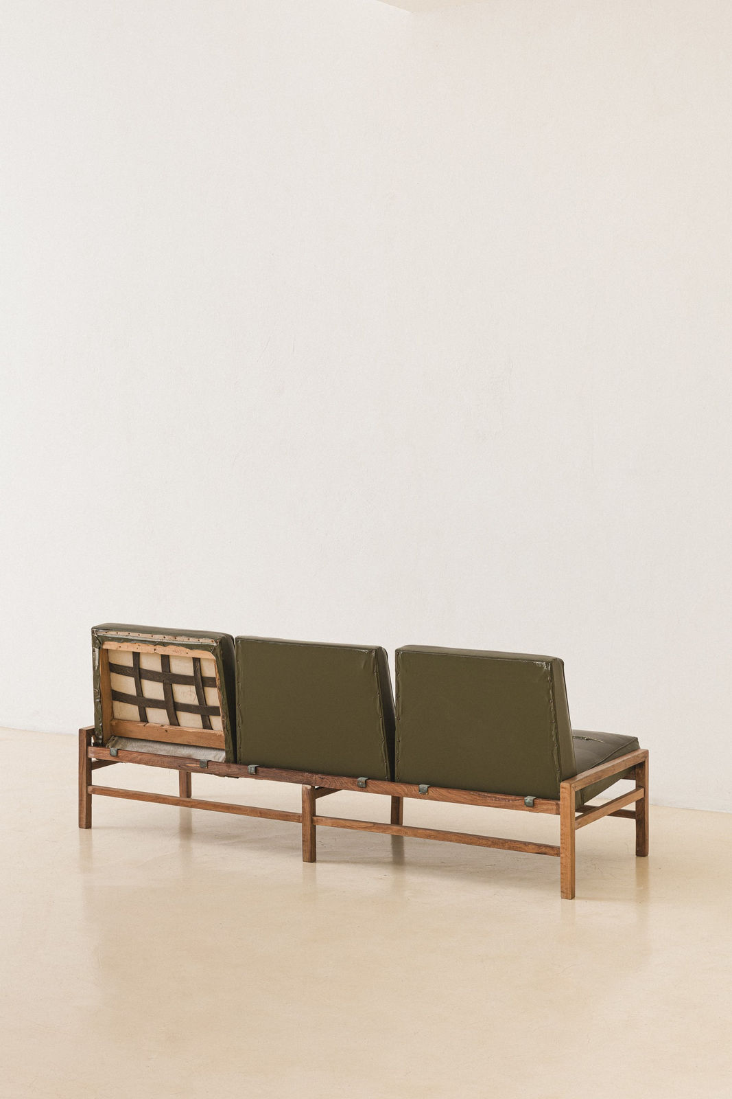 Unknown Artist, Sofa