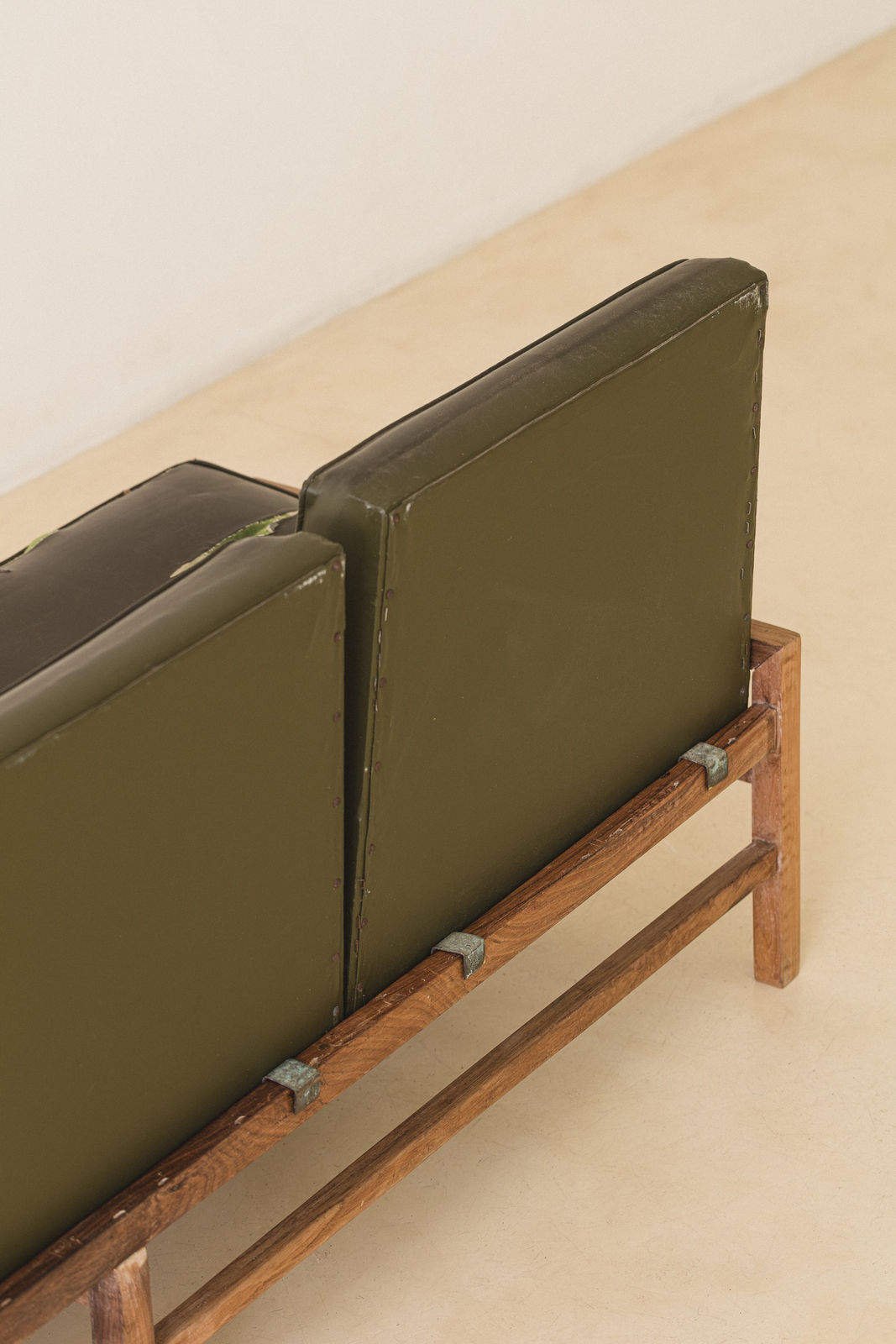 Unknown Artist, Sofa