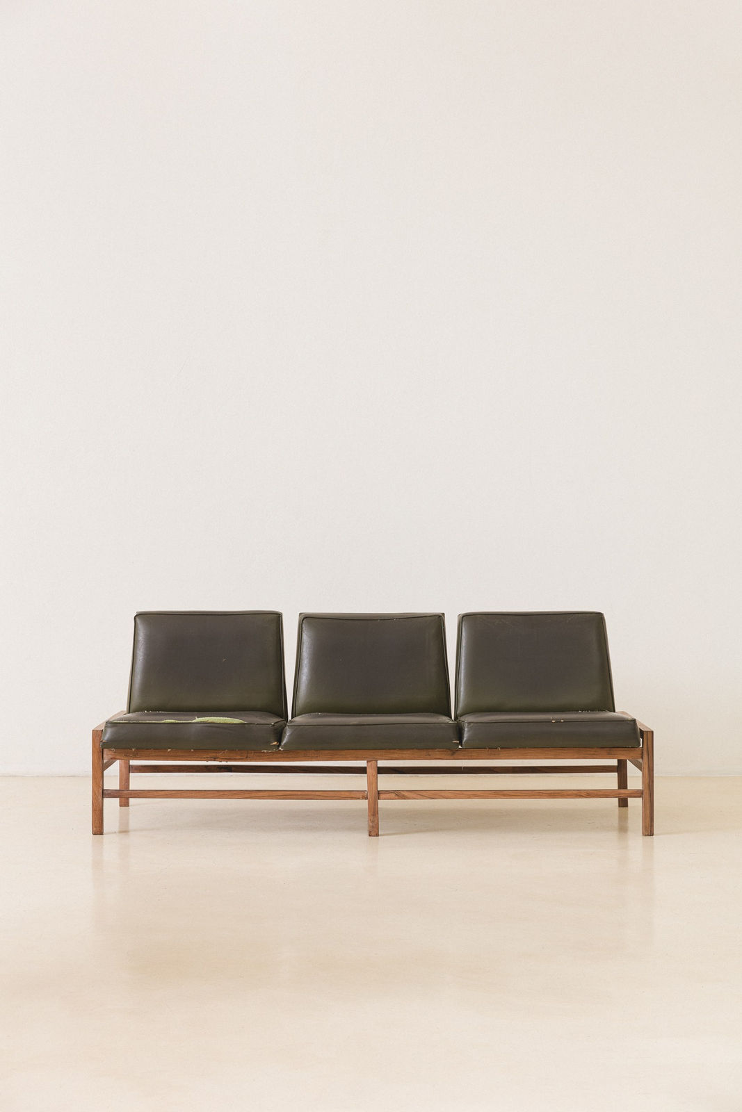 Unknown Artist, Sofa