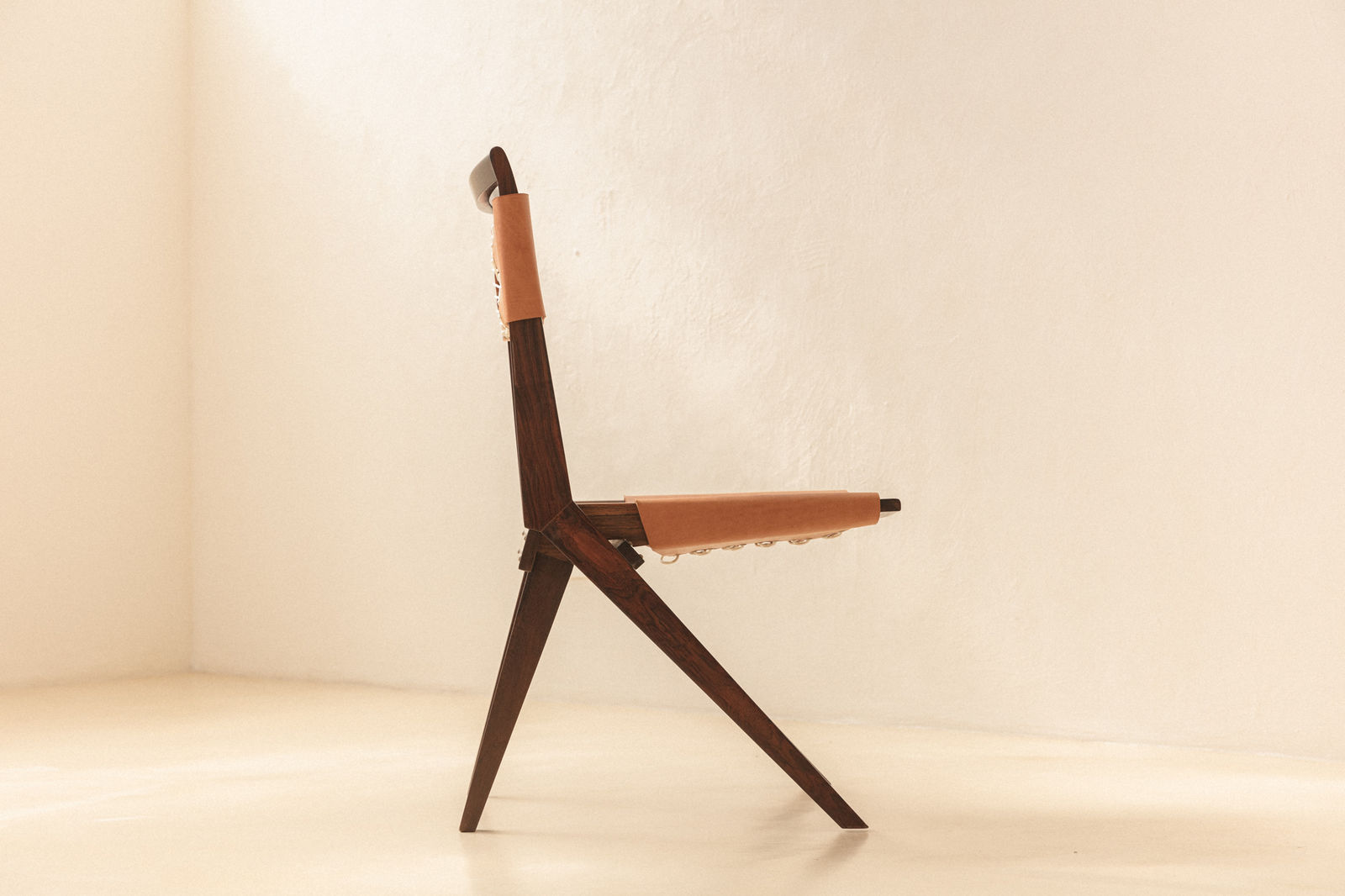 Lina Bo Bardi, Chair MASP 7th April, 1947