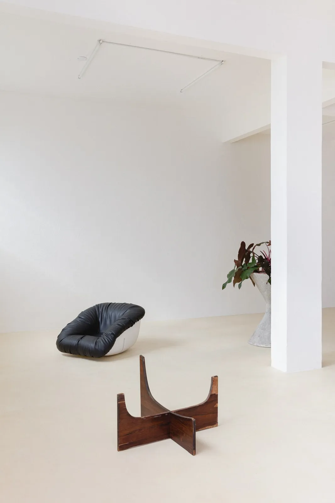 Percival Lafer, MP-61 Armchair (2 units - pair), 1973