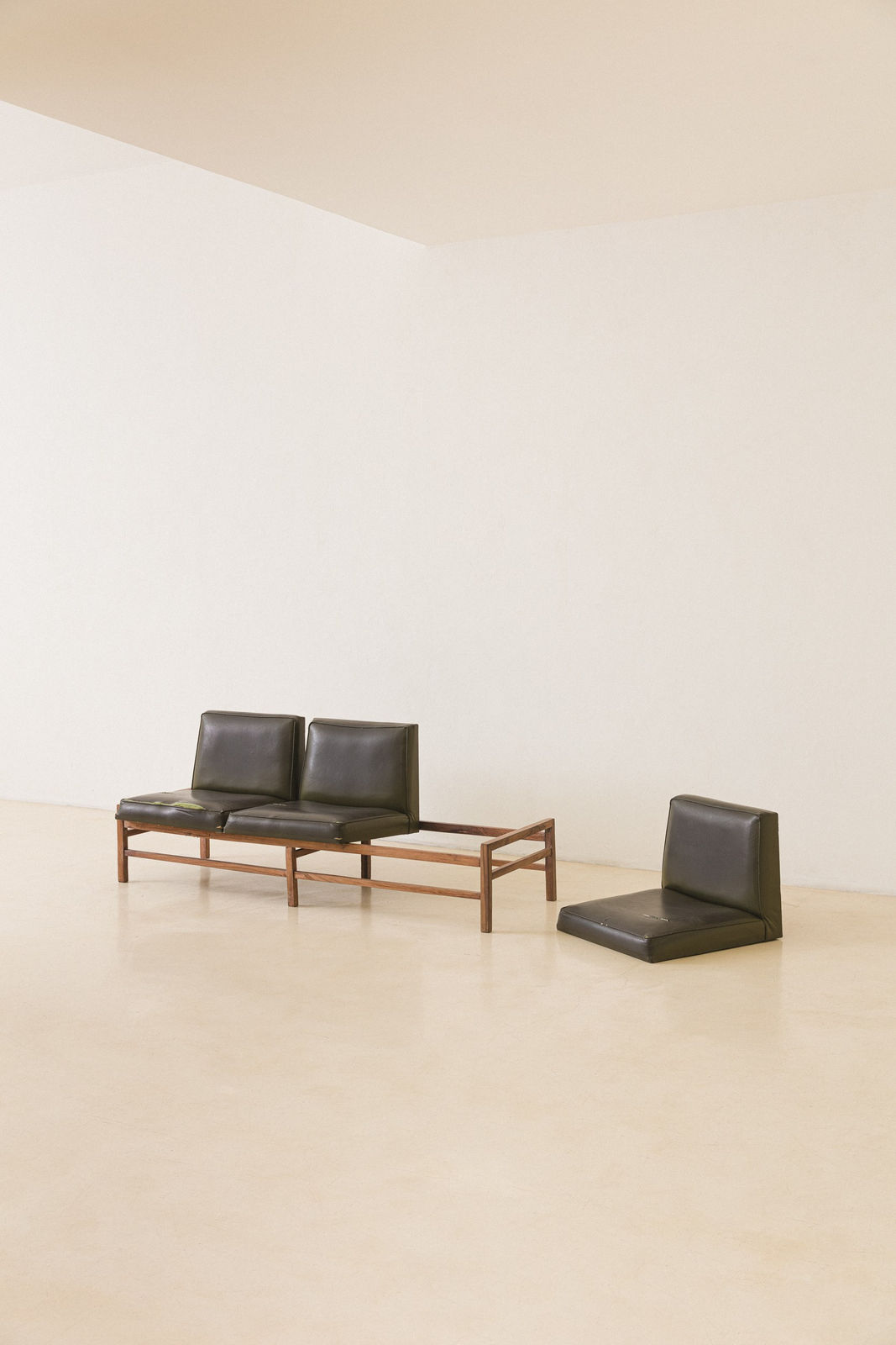 Unknown Artist, Sofa