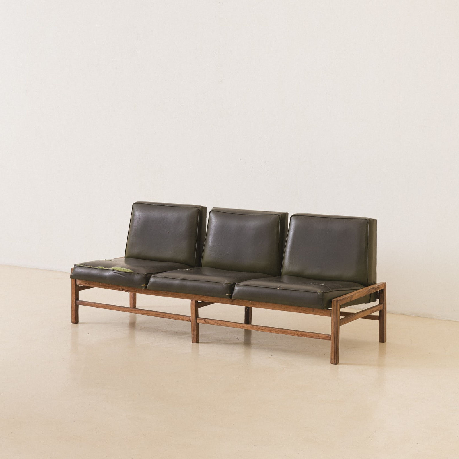 Unknown Artist, Sofa