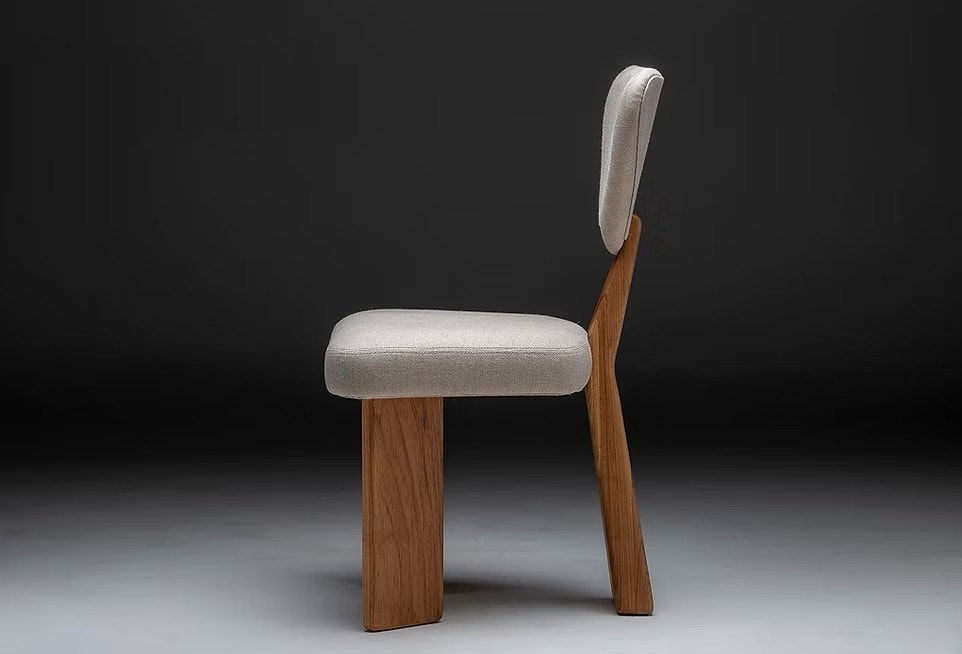 Juliana Vasconcellos, Chair "Giraffe", 2018