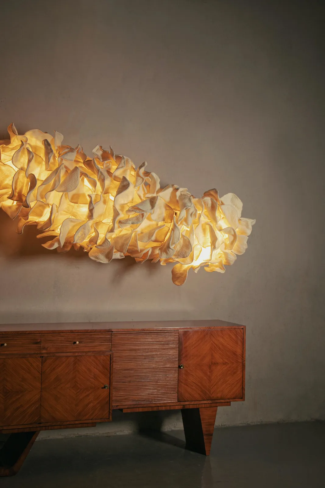 Tiago Braga - OIAMO, Suspension "Ybatinga #02", 2025