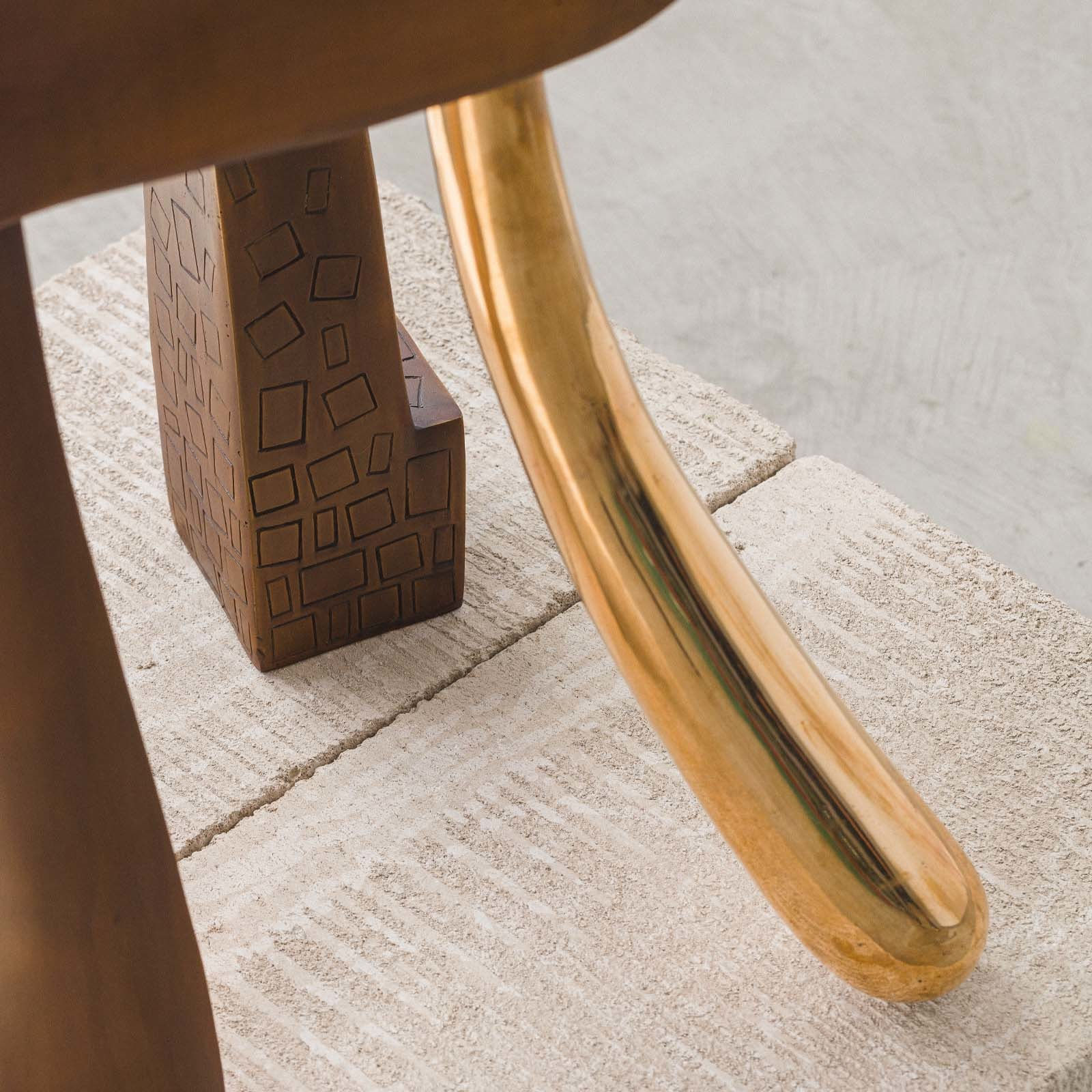 Lucas Recchia, Table Lateral / Side Table - Tripede, 2024