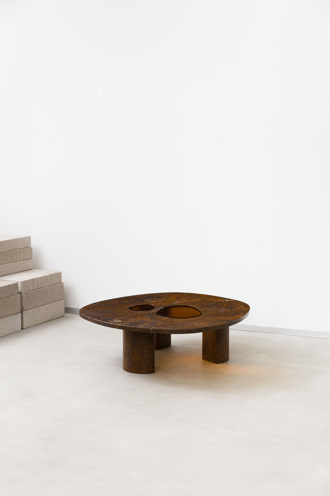 Lucas Recchia, Table Basse / Coffee Table "Janelas" , 2023