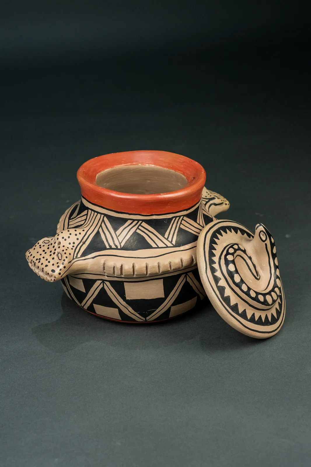 Taukana Regui Wauja, Céramique Indigène / Native Ceramics "Kulupienê, Yanumaka, Temepiyana", 2022