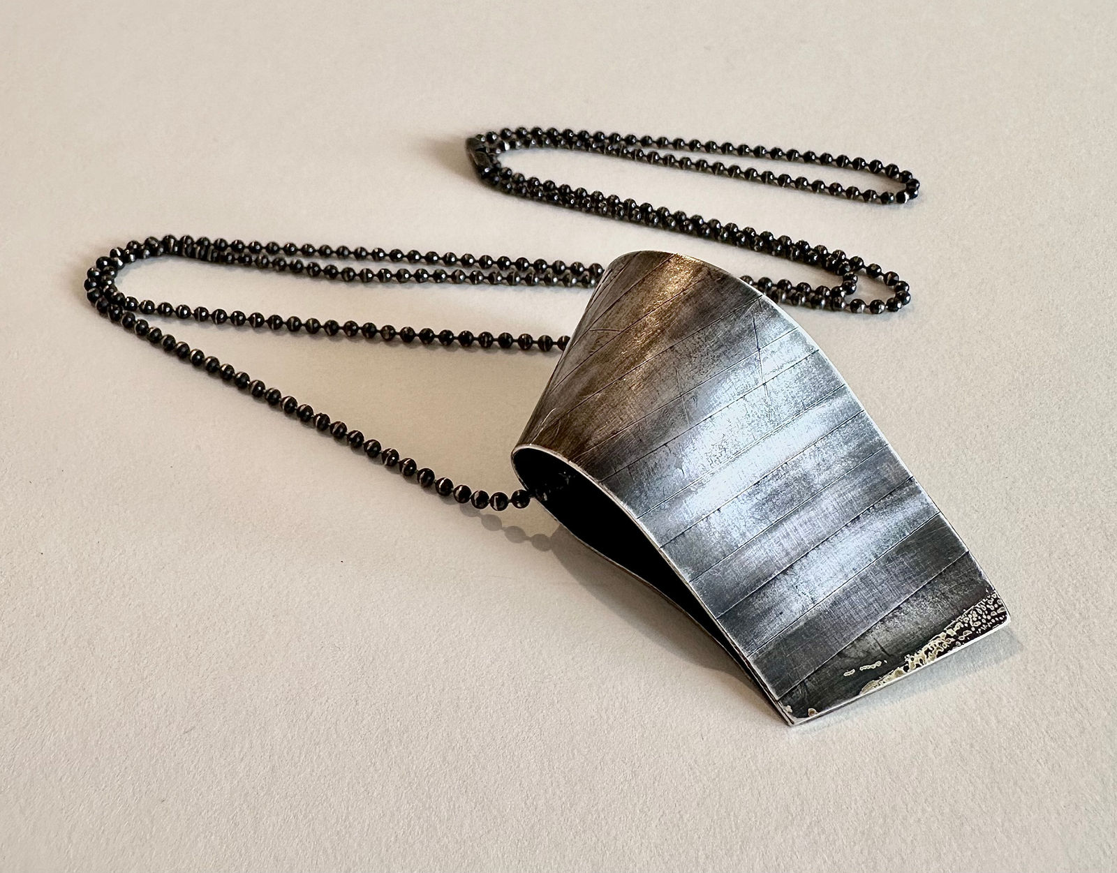 Anne Marquiss, Scarf Ring 1