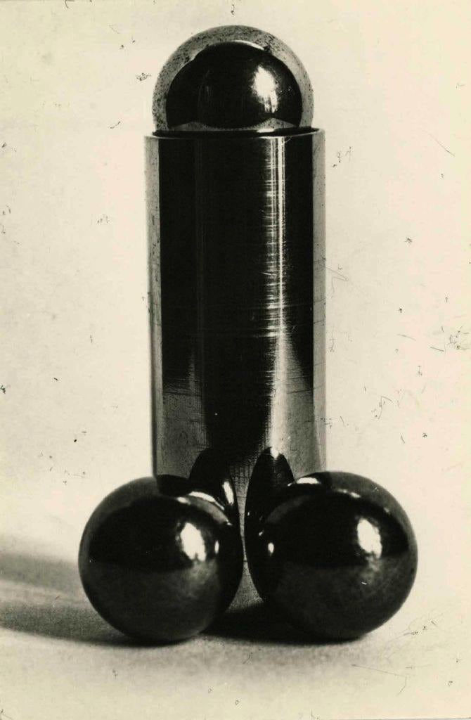 Man Ray, Presse papier á Priape (Priapic Paperweight), 1920