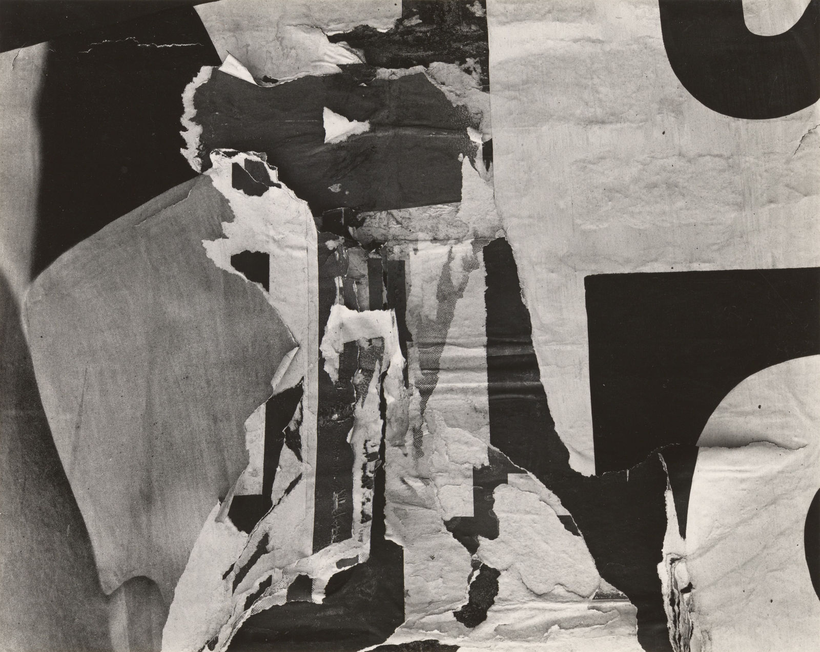 Harry Callahan, Torn Sign, 1946