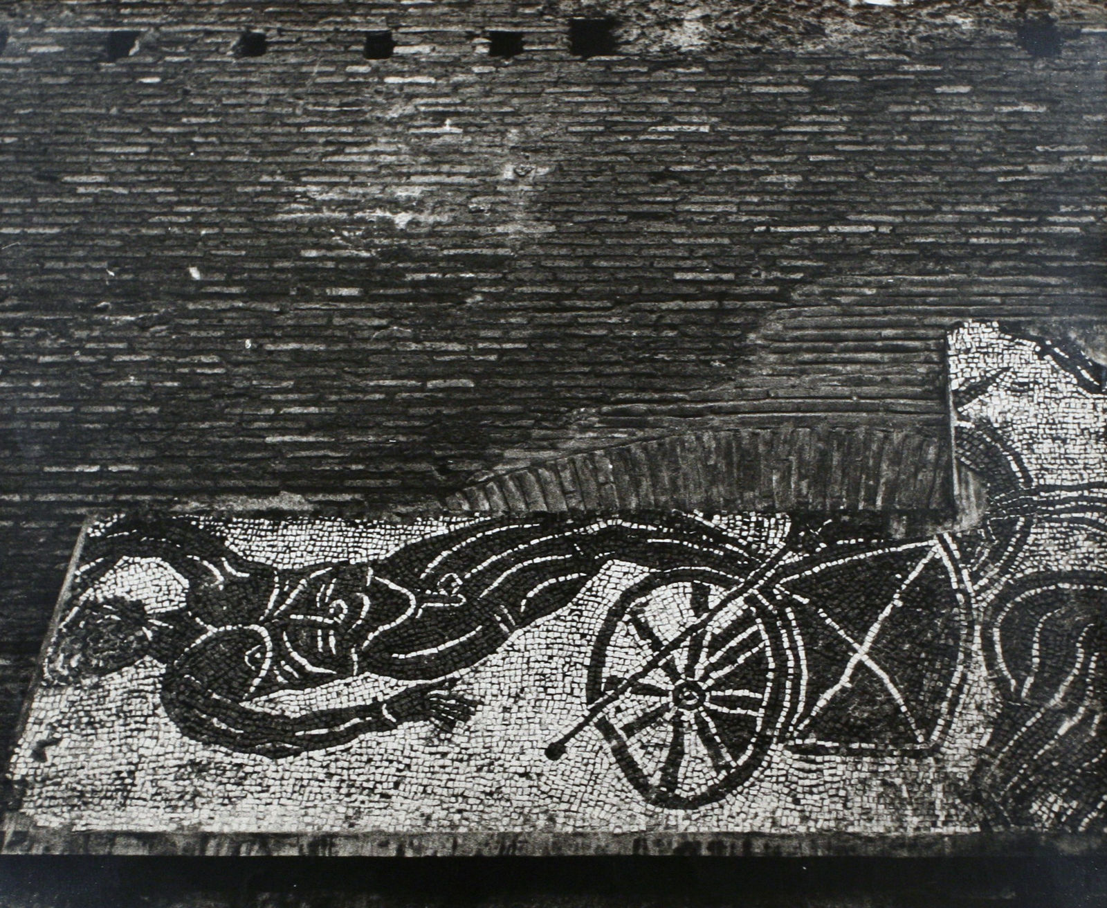 Lisette Model, Rome, Mosaic Chariot, 1955
