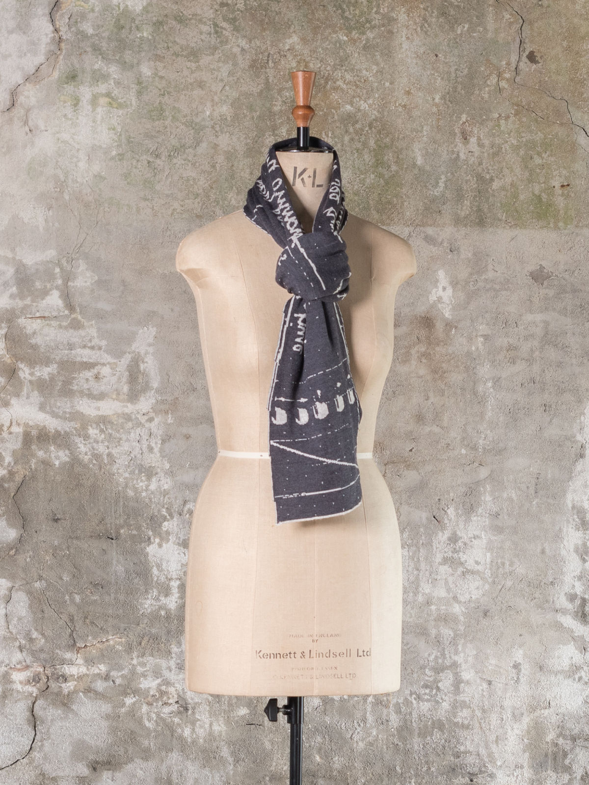 Nielanell by Niela Kalra, the byre scarf