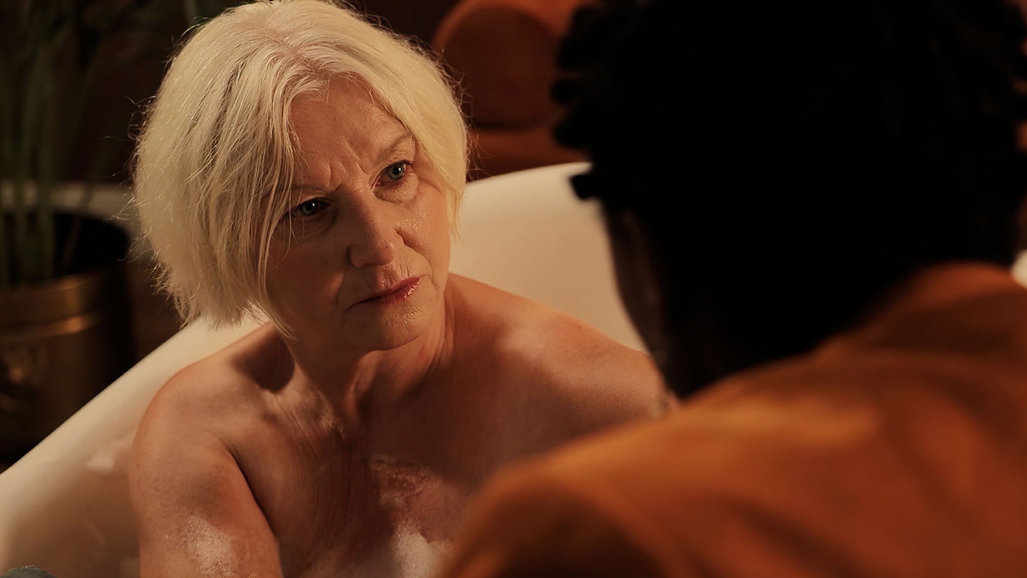 Bianca Kennedy, Bath the Pain Away, 2021