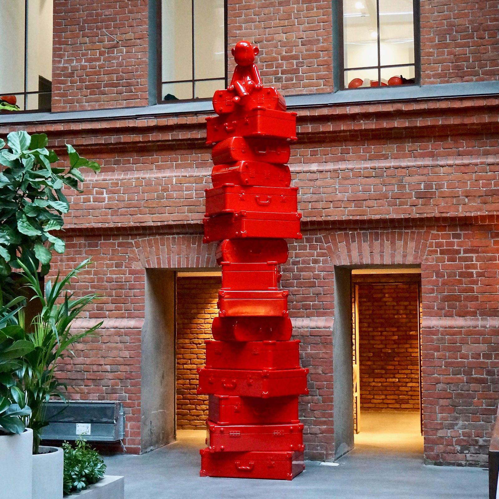 Erdil Yaşaroğlu, Bavul Prensi/The Prince of Suitcases, 2018