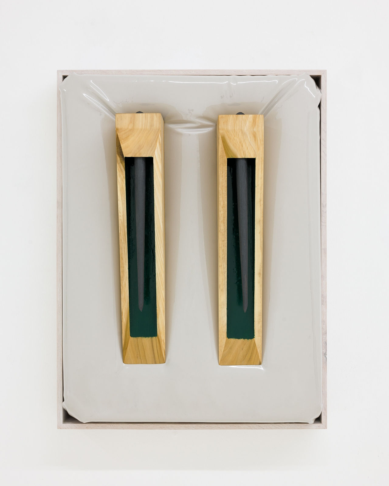 Douglas Rieger 道格拉斯·莱杰, Fangs 獠牙, 2022