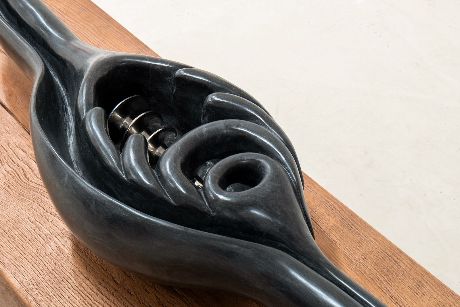 Leelee Chan 陳麗同, Shapeshifter (Volva) 变型体（梭螺）, 2025