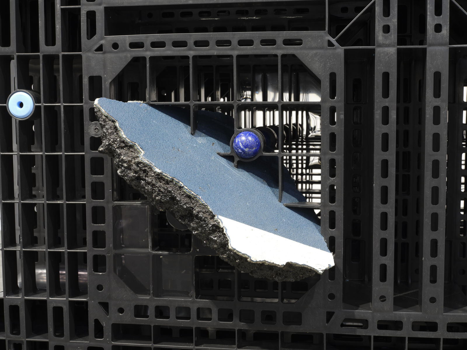 Leelee Chan 陳麗同, Pallet in Repose (Resurfacer) 凝伫之盘（重现）, 2021