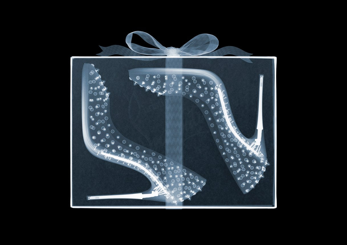 Nick Veasey, Louboutin Diamond Dust Bow, 2020