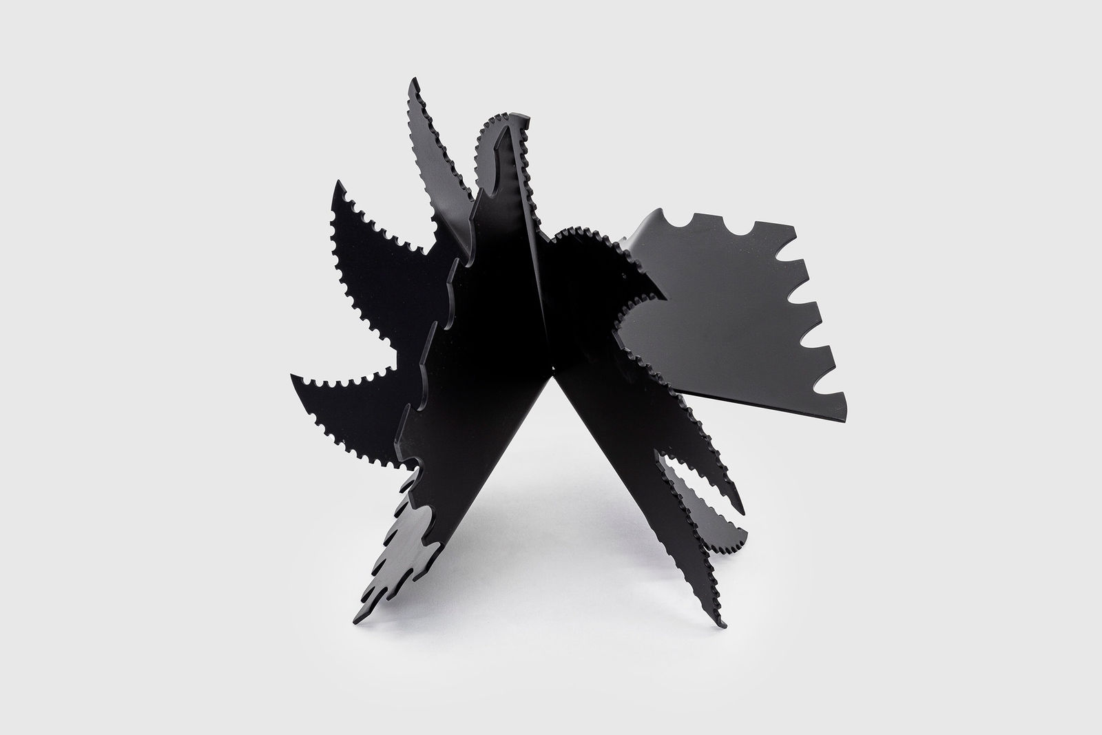 Lyz Parayzo, Bixinha Ouriço Hexagonal, 2022