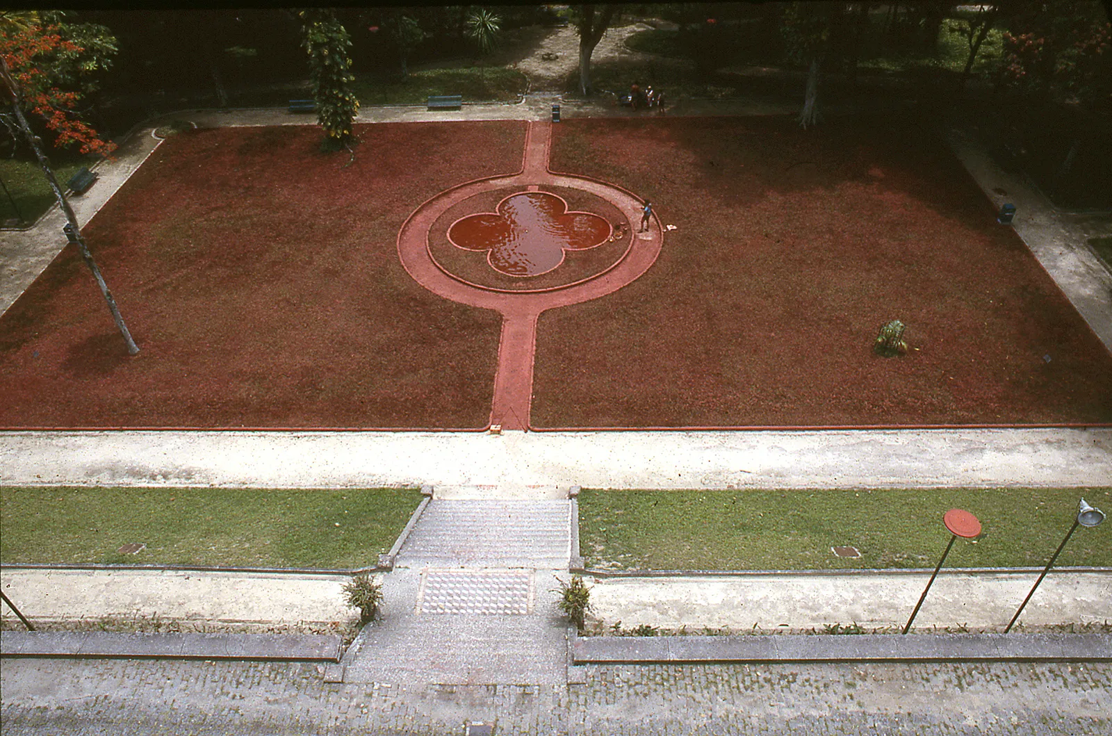 Katie van Scherpenberg, Jardim Vermelho [Red Garden], 1986