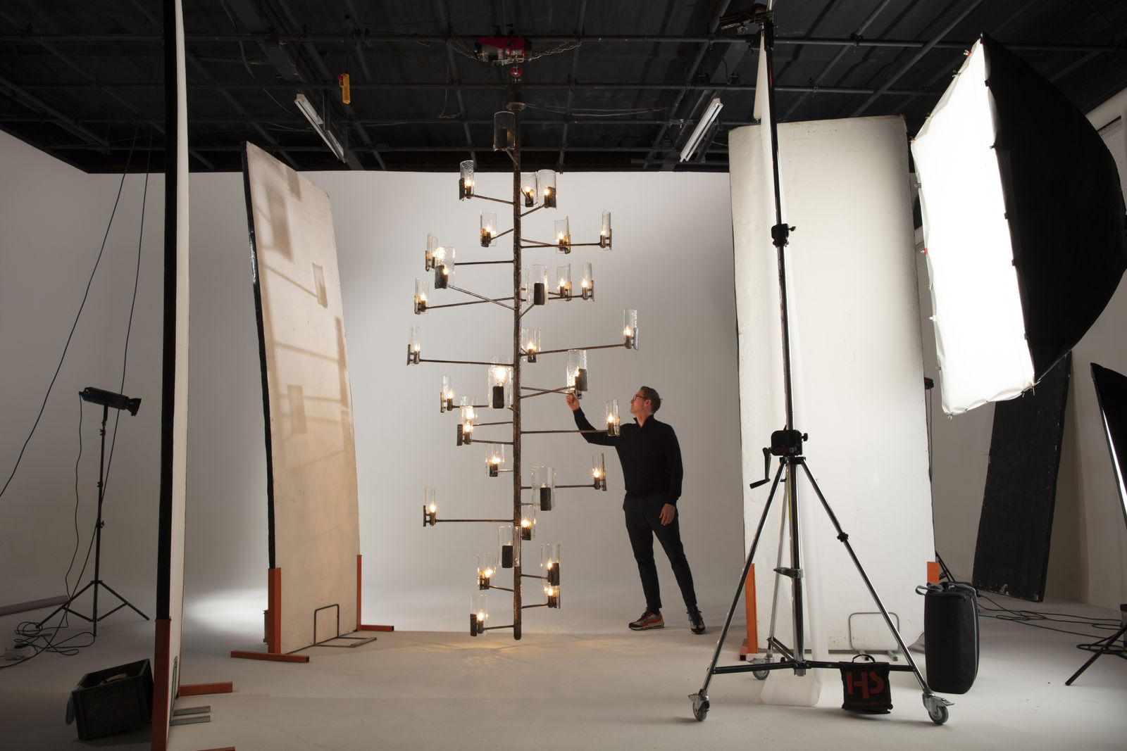 Simon Stewart, Darien Chandelier, 2020