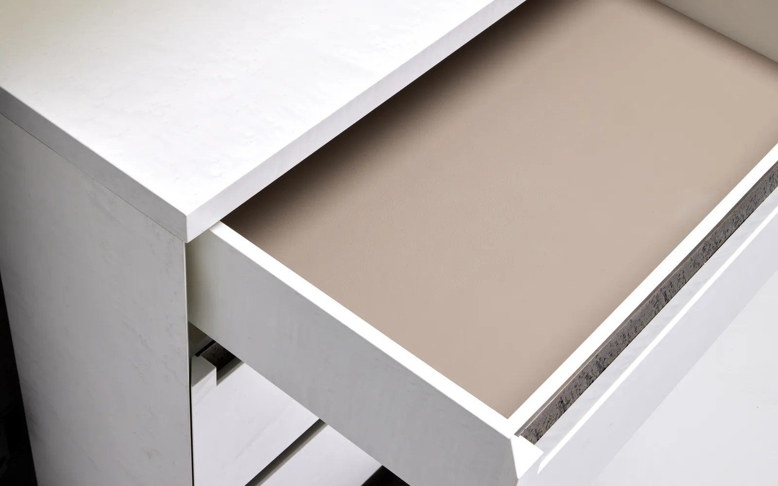 Simon Stewart, Chiltern Armoire, 2023