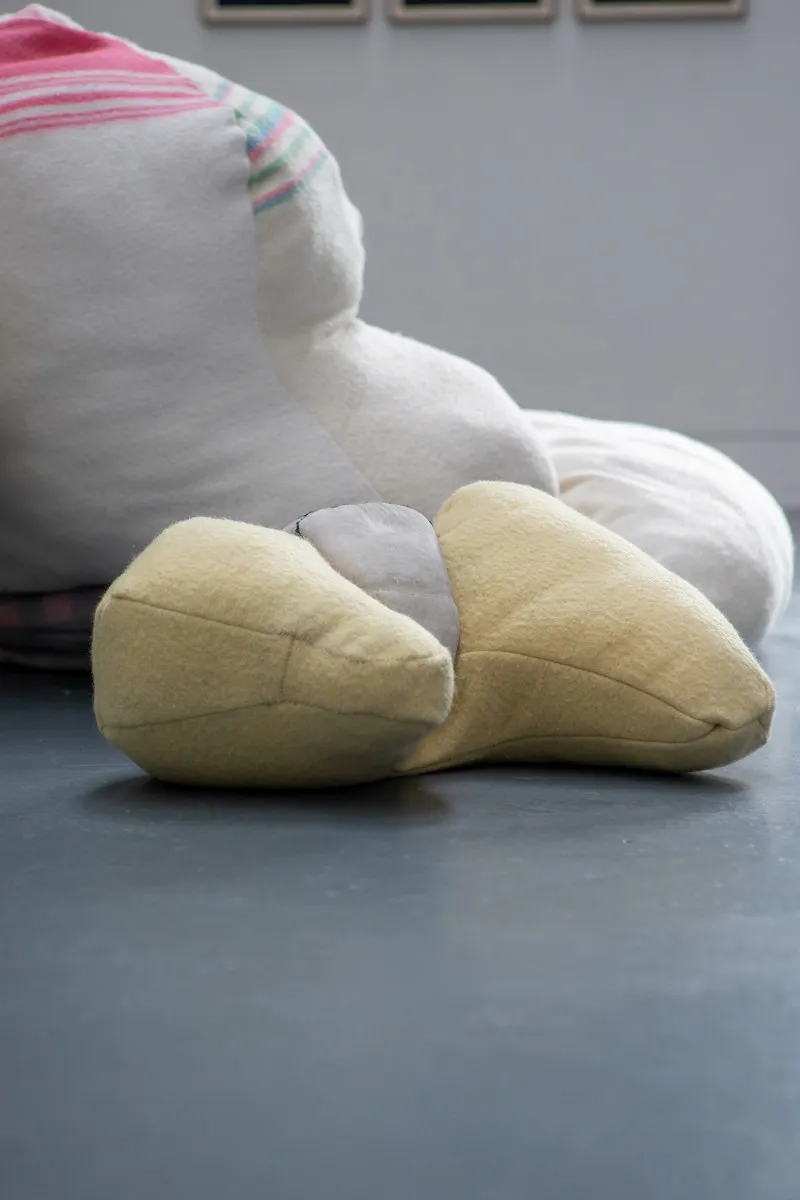 Helen Barff, Hug II, III & IV, 2022