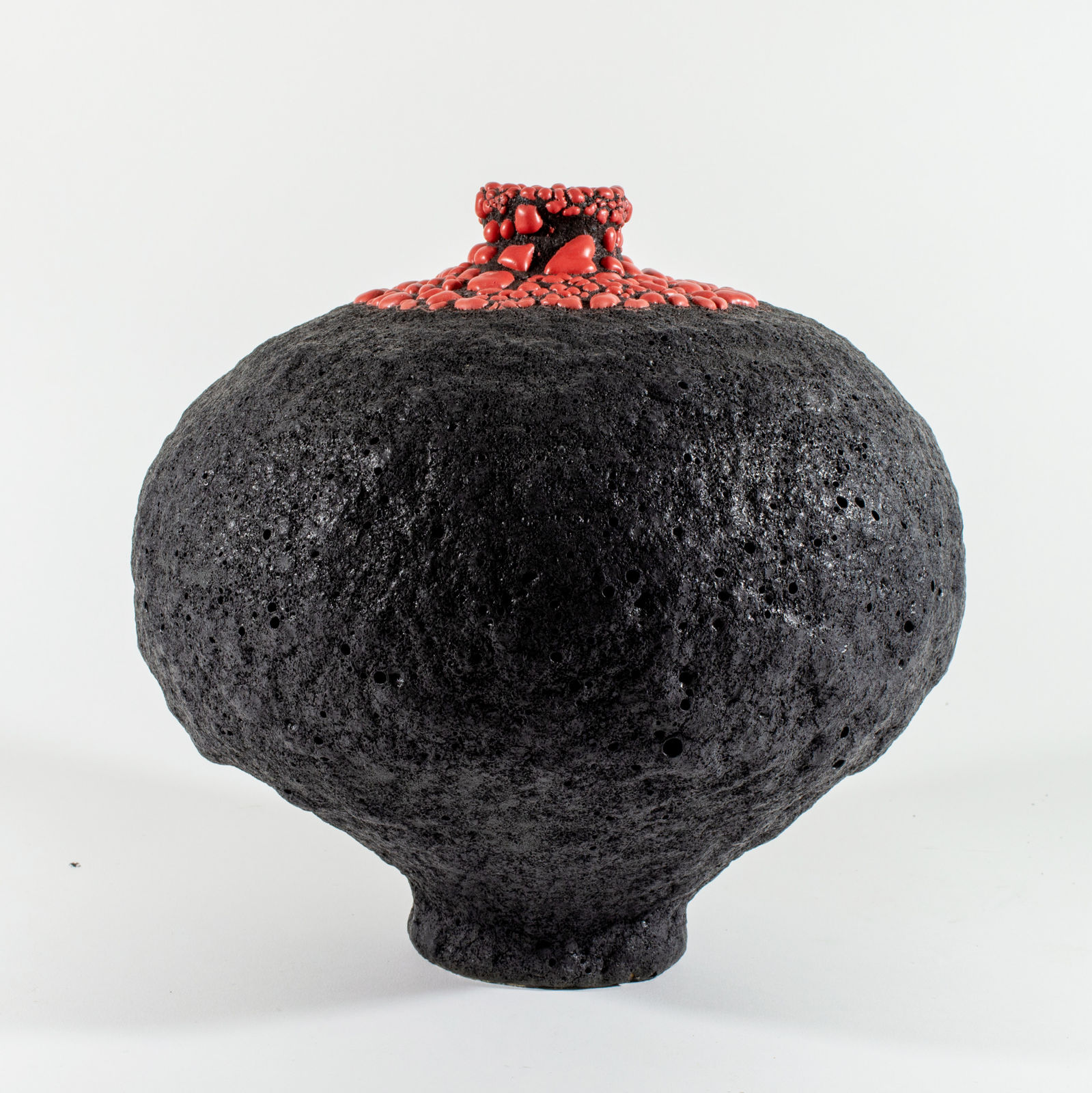 Dean Coates, Small Pluton Bottle, 2022