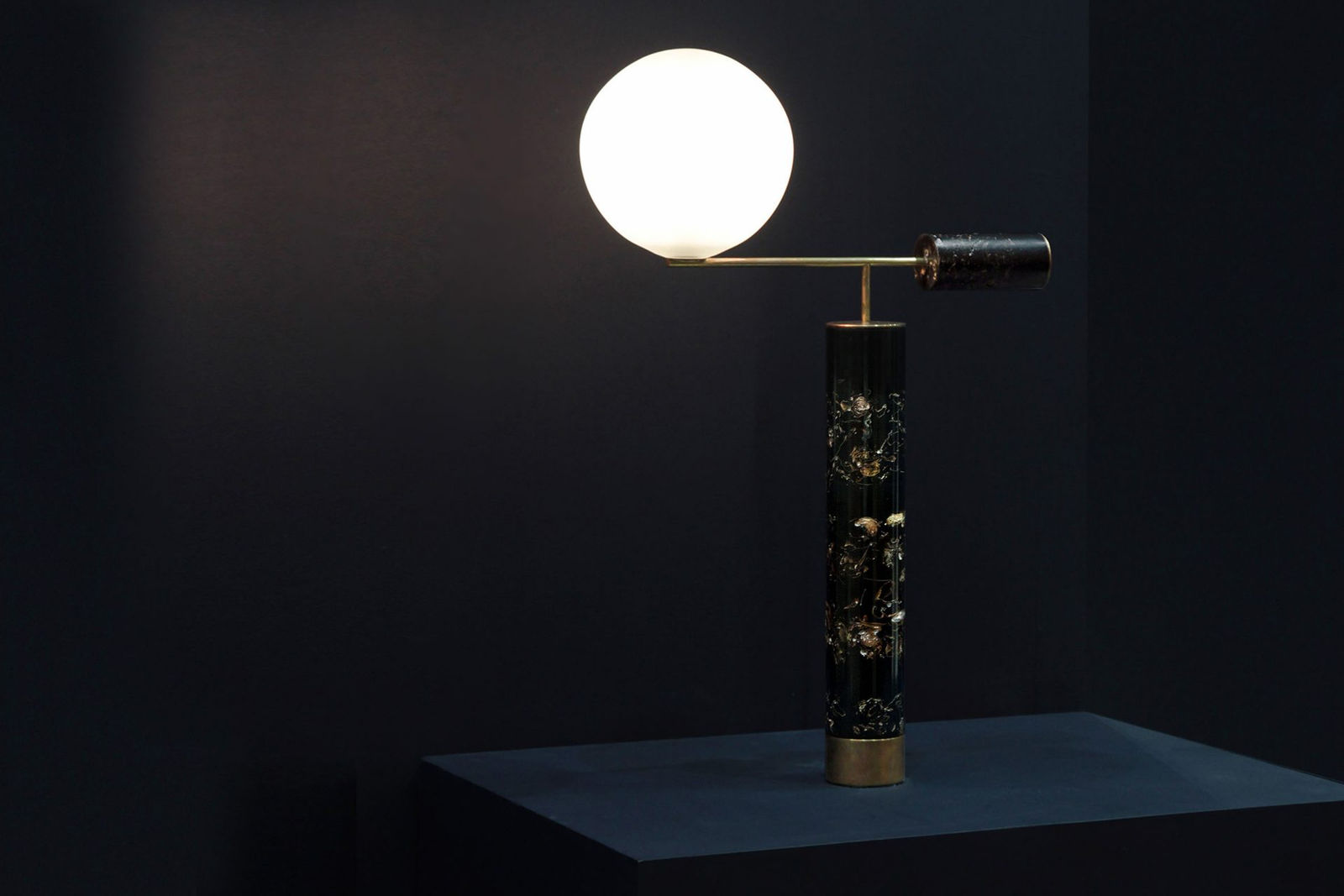 Marcin Rusak, Black Flora Lamp