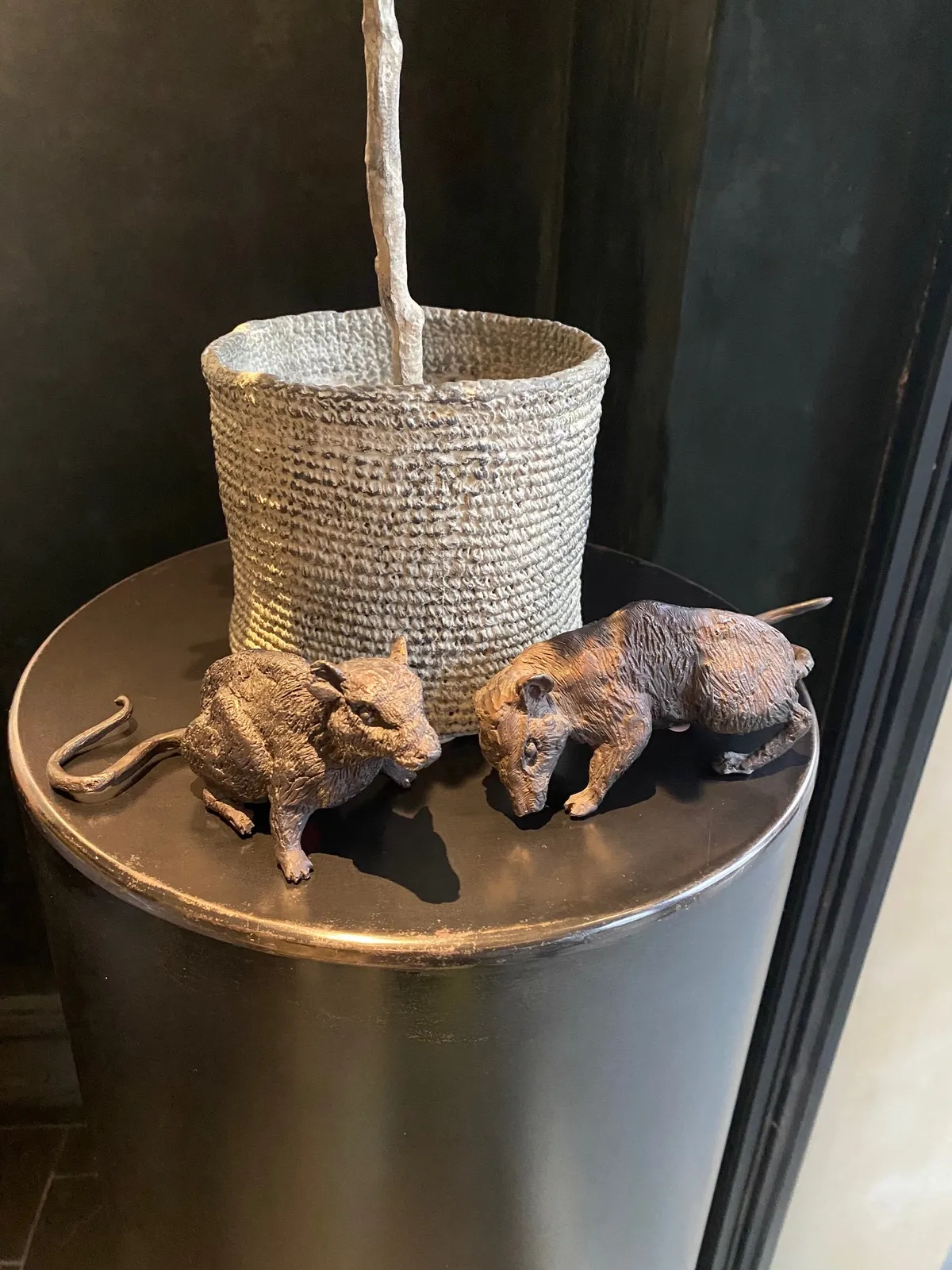 GUY LHOMME Héléna, Rat queue en C, 2023