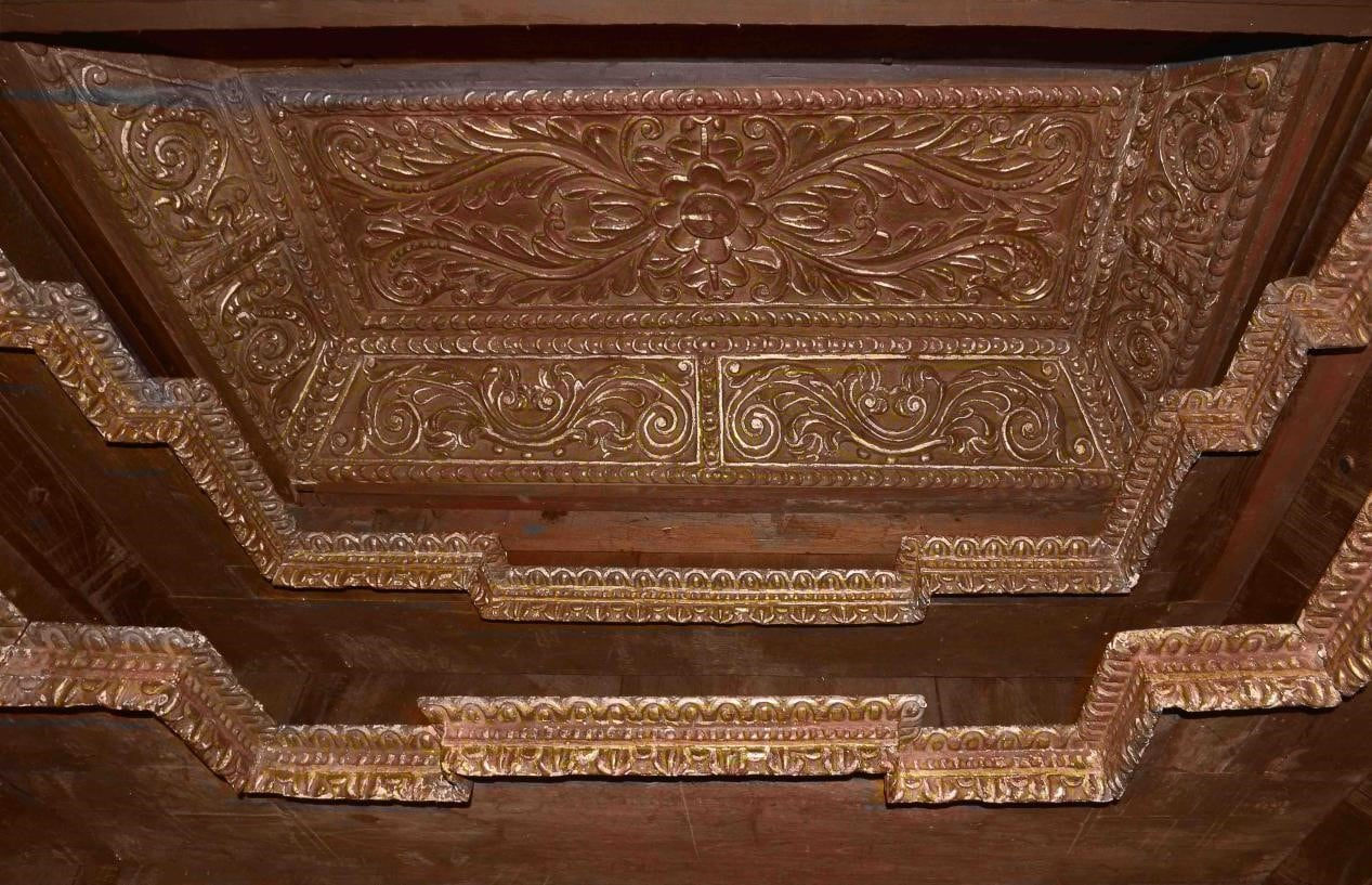 DIEGO QUISPE TITO'S WORKSHOP, Armoire