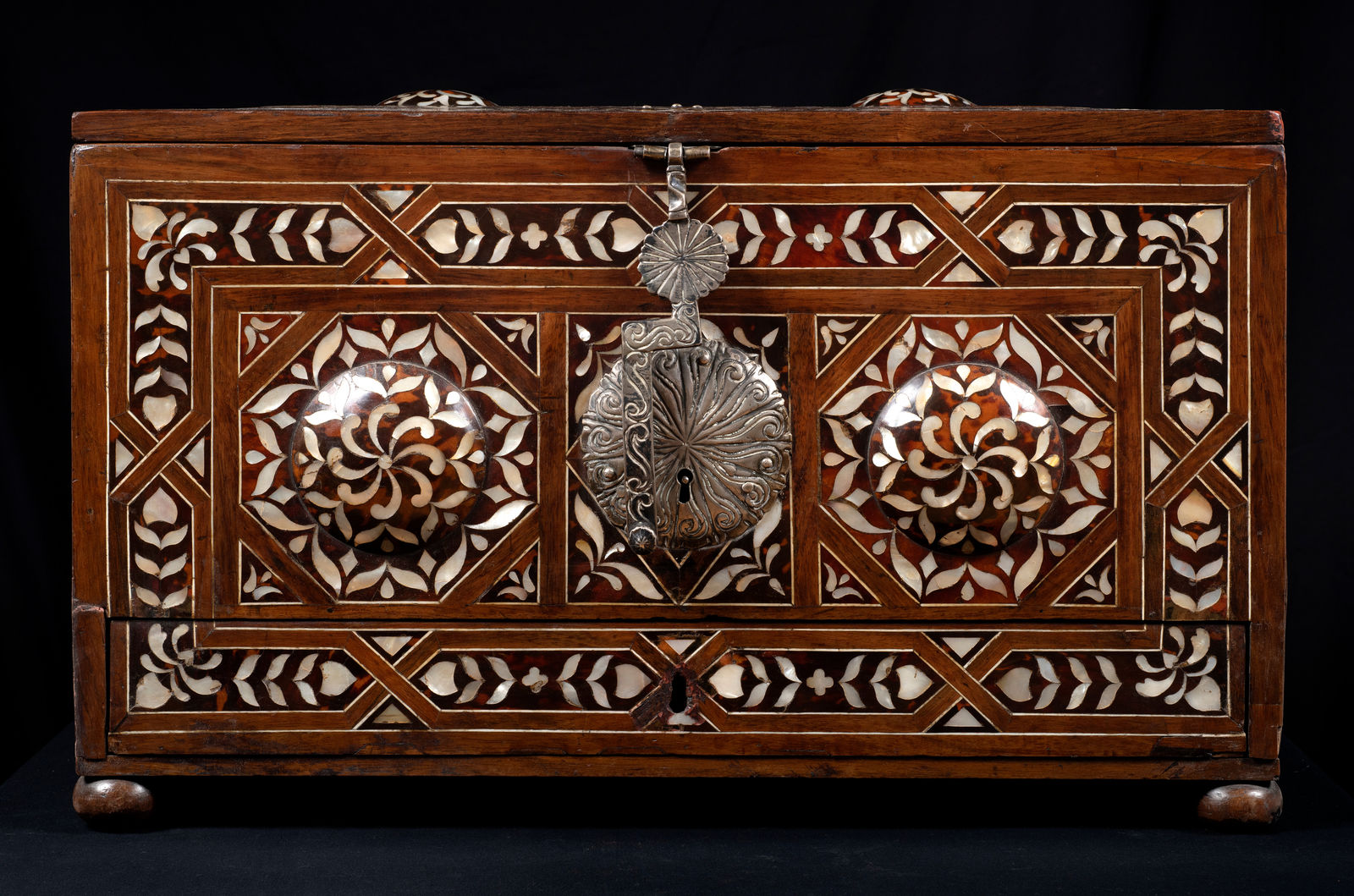 ANONYMOUS, Enconchado Trunk