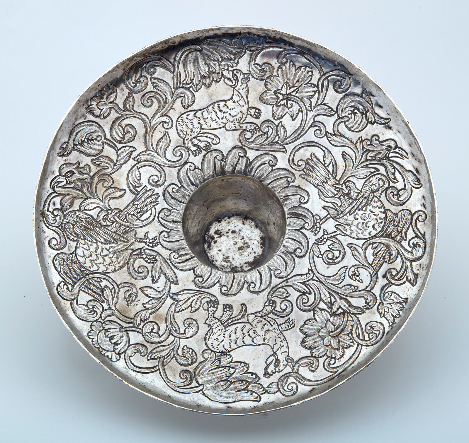 ANONYMOUS, Pair of salvers