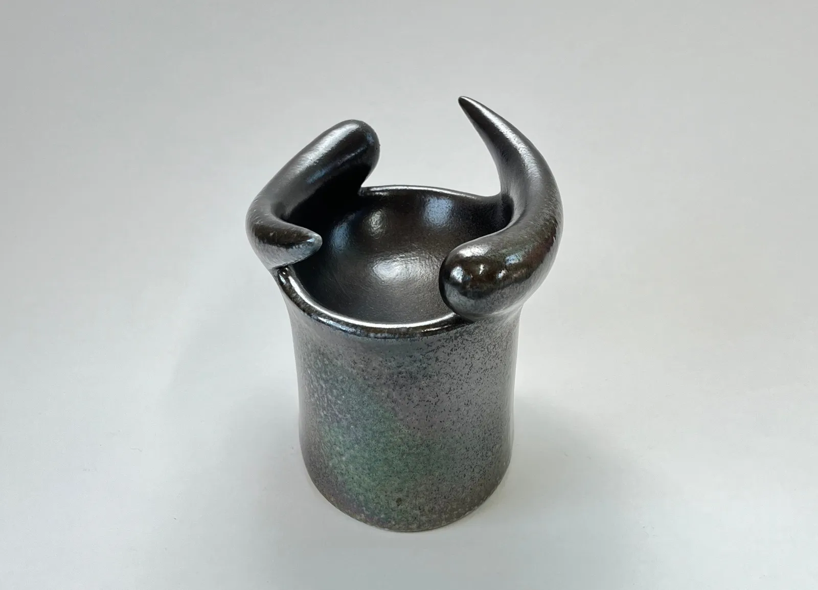 Ruth King, Dark Oval with Spurs