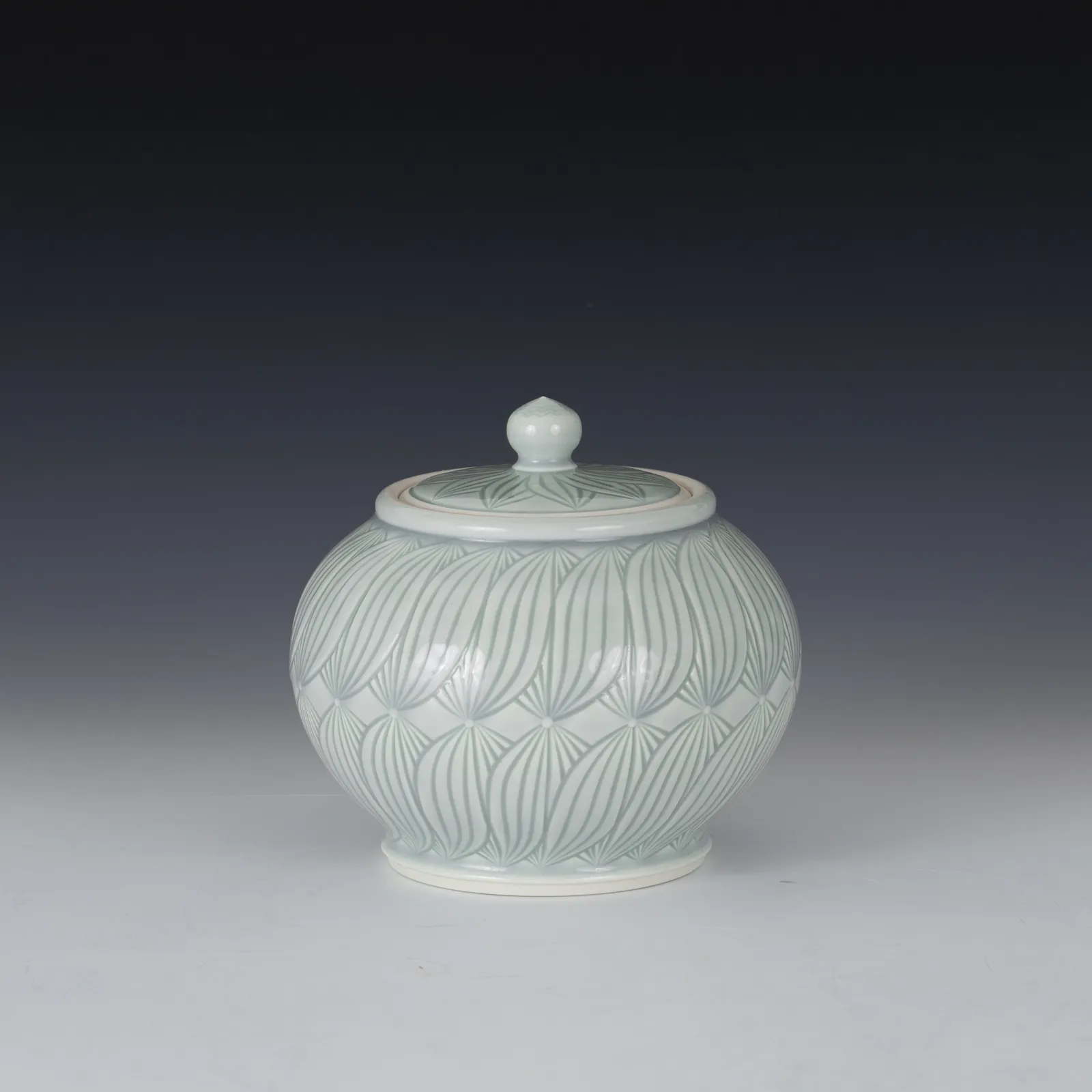 Adam Field, Small Covered Porcelain Jar