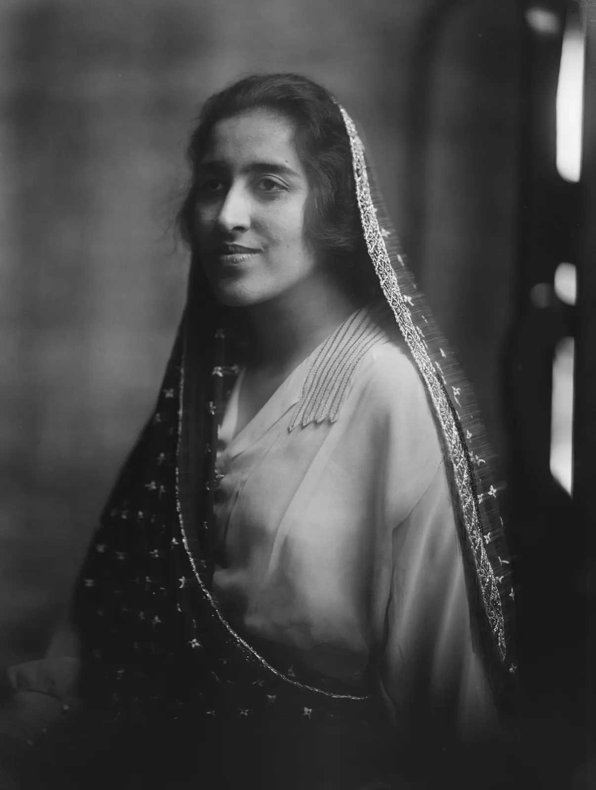 E.O. Hoppé, Maneck Dalal, 1923